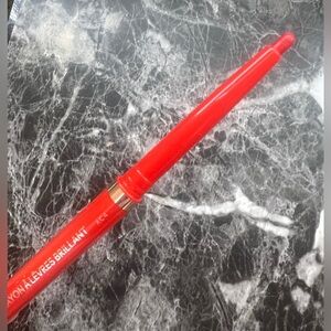 MAC Brilliant coral red lady danger NEW lipliner